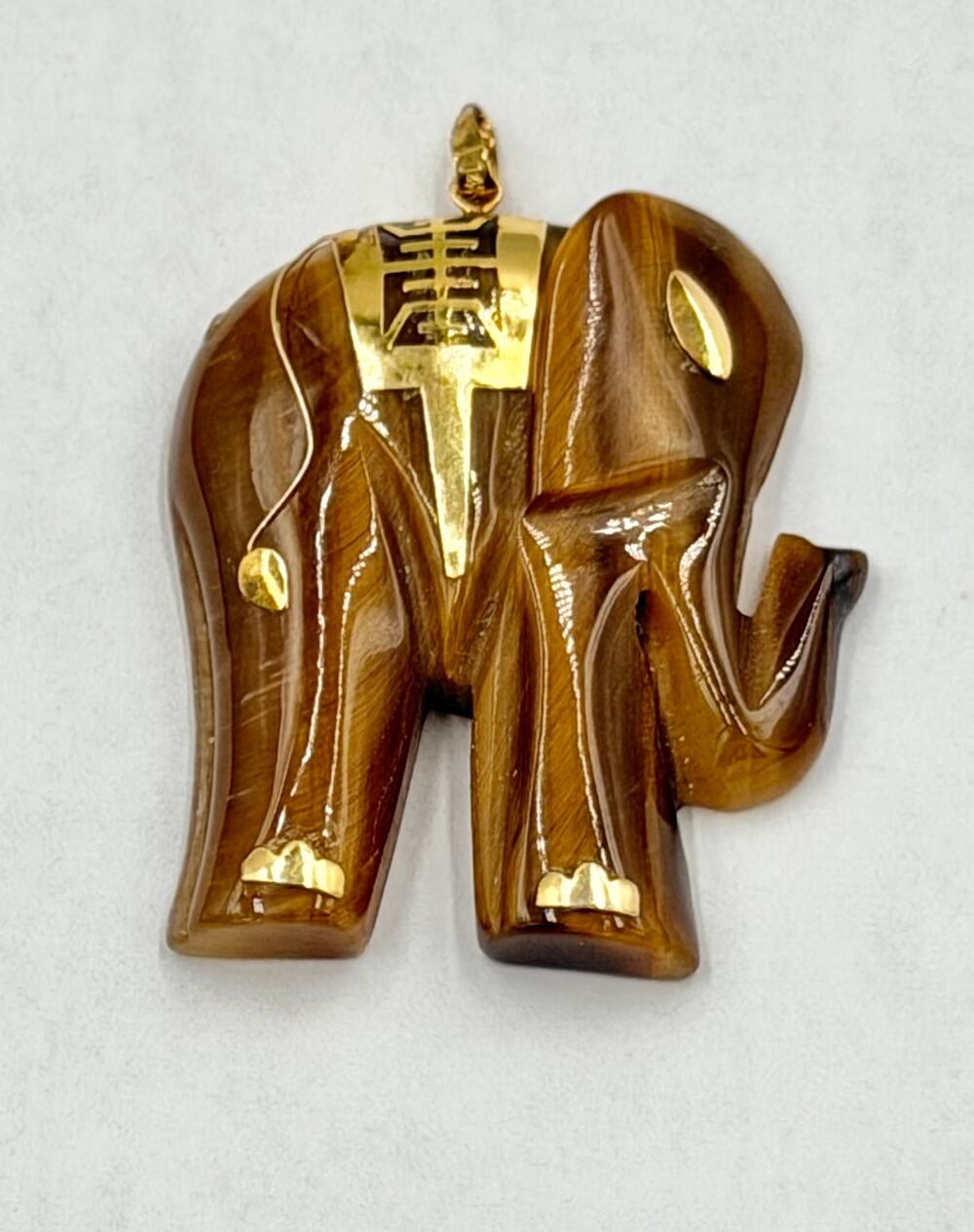 Estate 14KT Yellow Gold Detail Carved Tiger’s Eye Elephant Pendant